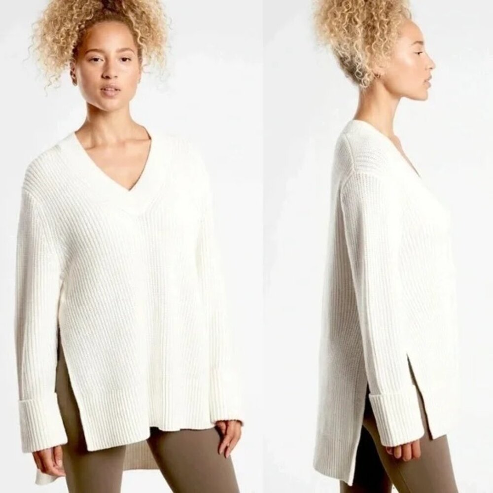 Athleta Shasta Dove Cream Wool Blend Chunky High Low V-Neck Sweater